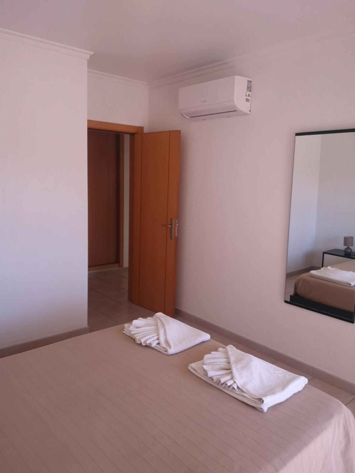 Marina Apartment Портиман Екстериор снимка